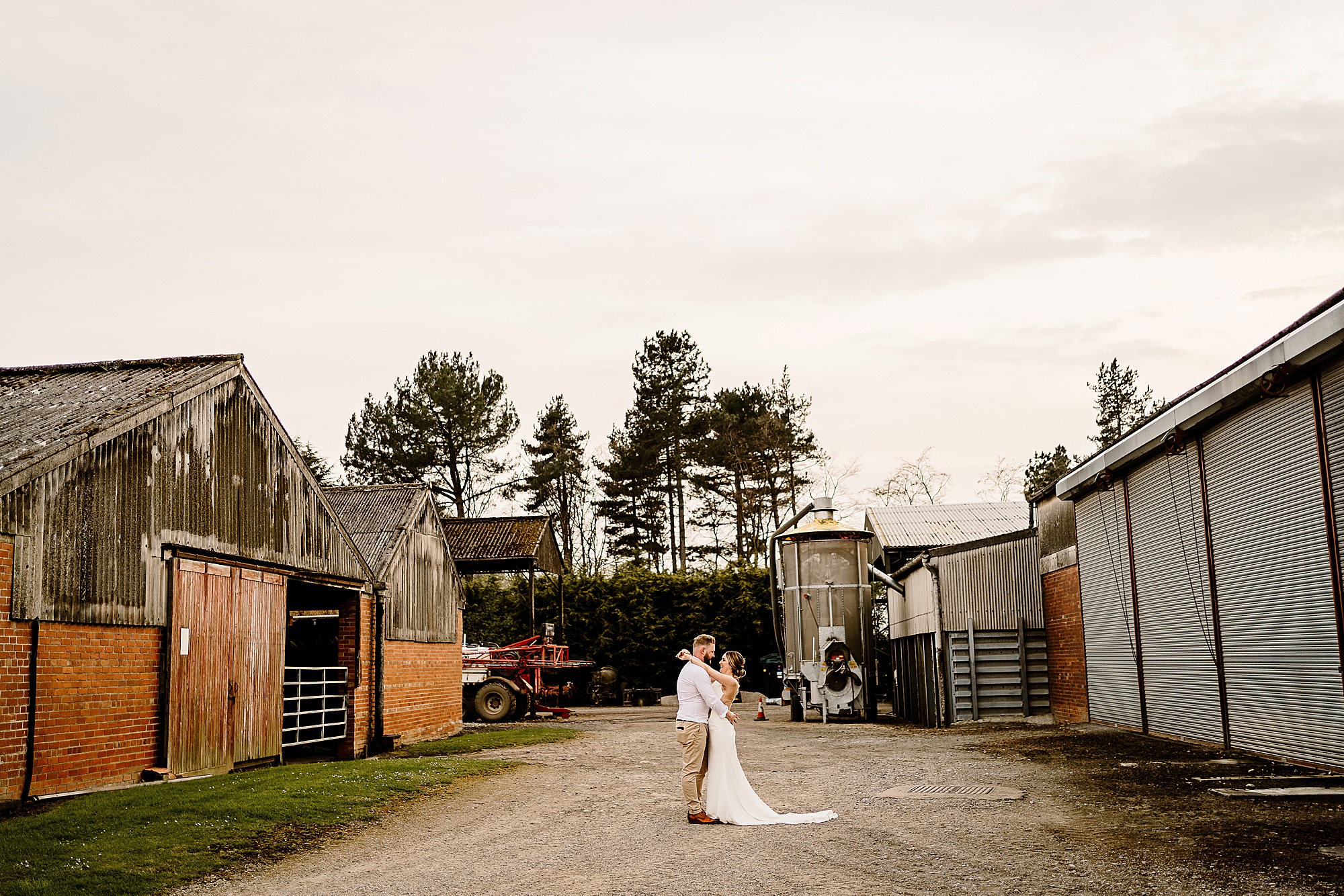 Woolas Barn wedding