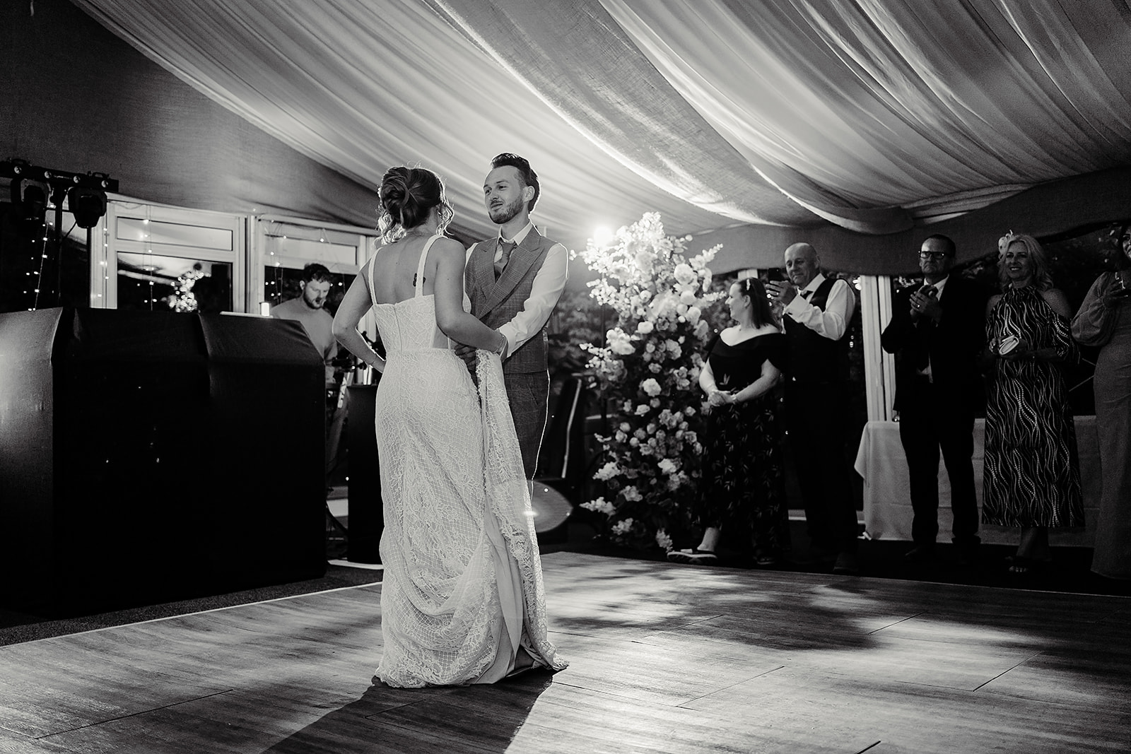 wedding party dancefloor